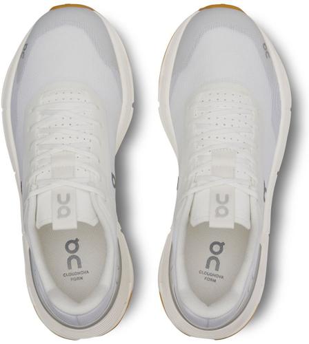 ON Damen Freizeitschuhe Cloudnova Form 2 39 in Silber